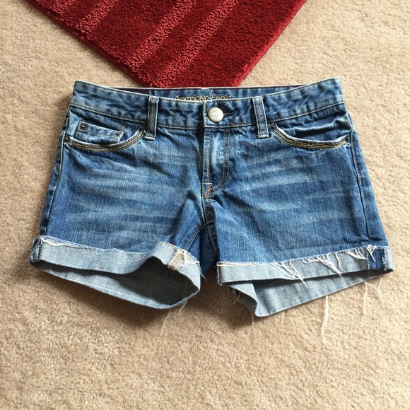 American Eagle 0 Denim Cuffed Fringe Shorts - Picture 1 of 8